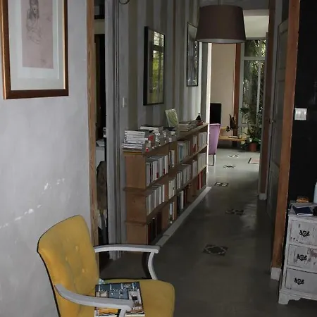 La Tropicale-maison Pres Du Centre Ville- 1 Chambre بيت ضيافة 3*