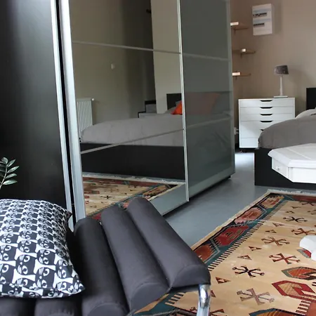 Gasthuis La Tropicale-maison Pres Du Centre Ville- 1 Chambre